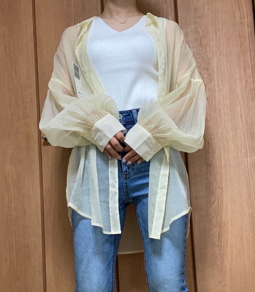 GUシアーボリュームスリーブシャツで女性らしさUP！