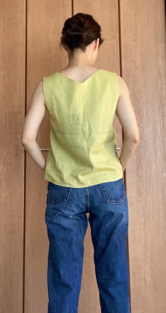 リネンブレンドフロントボタンブラウスバック着画