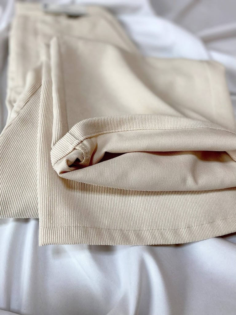 ライトコーデュロイストレートパンツアップ