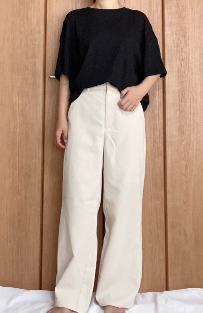 ライトコーデュロイストレートパンツ着画前