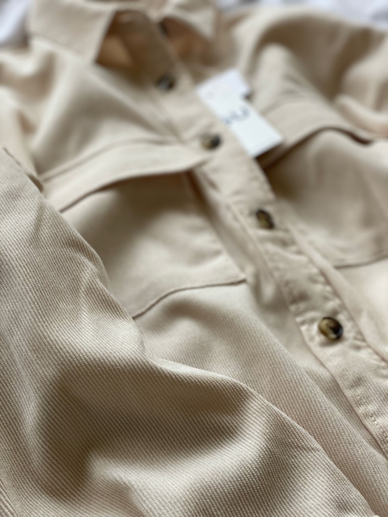 コーデュロイシャツアップ