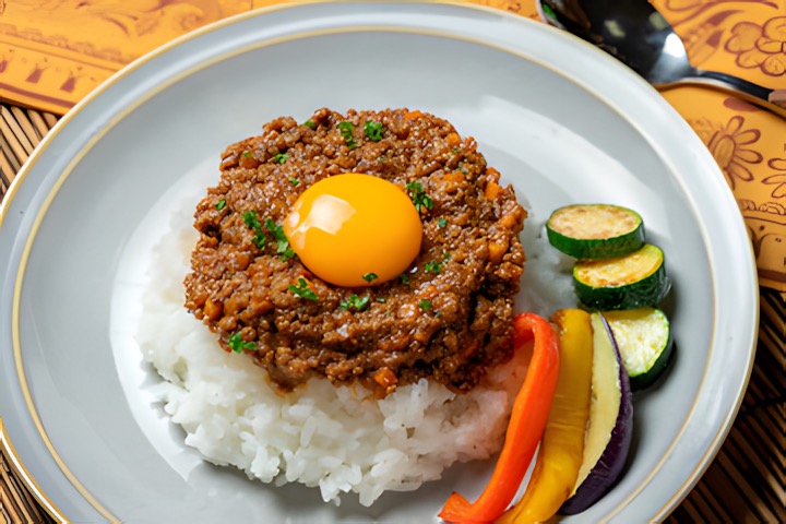 それ、もう肉そぼろ丼じゃない？SNSが変えた「キーマカレー」の定義